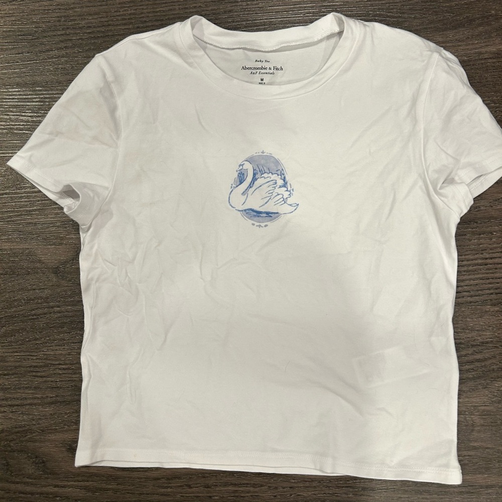 NWOT Abercrombie Swan Baby Tee